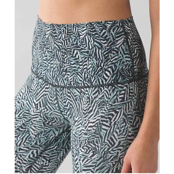 Lululemon Ombré Zebra Leggings - Picture 5 of 11